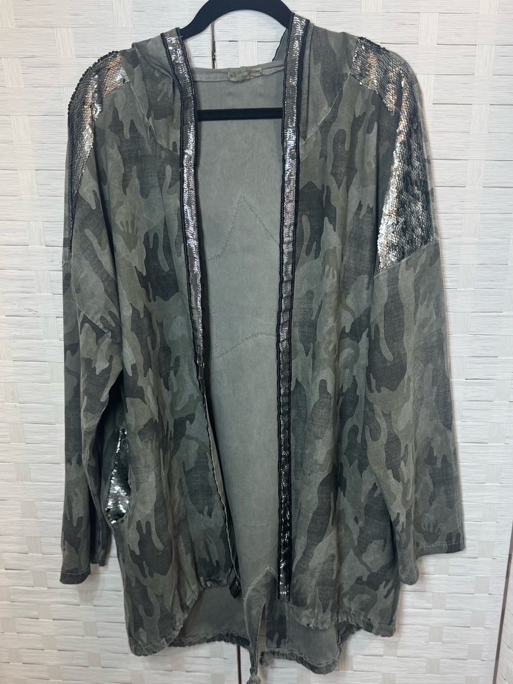 New Collection Boutique Camo Sequined Open Front Lightweight Hooded Jacket - Picture 1 of 13